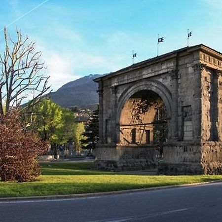 Appartamento Argento Аоста Экстерьер фото